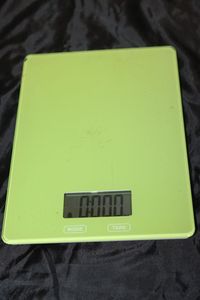 lot 137 image: Crafton Digital Kitchen Scale