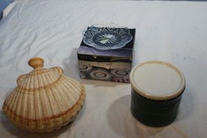 lot 158 image: Seashell and Round Trinket Dishes and Set of Three (3) Shannon Crystal Canape Plates by Godinger Dublin