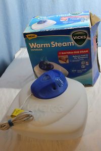 lot 167 image: Vicks Warm Air Vaporizer with Original Box