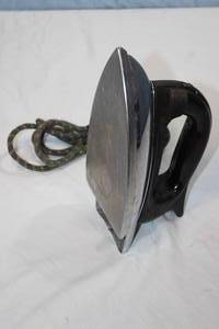 lot 205 image: Vintage Sunbeam Iron Master