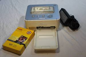 lot 206 image: Kodak Easyshare G600 Printer Dock with Photo Paper Included