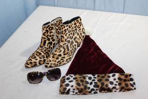 lot 233 image: Animal Print Santa Hat, Sunglasses and Boots Size 8