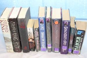 lot 249 image: Variety of Novels by Stephen King Dean koontz and more