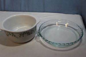 lot 276 image: Corelle Stoneware Casserold dish and 9 Pyrex Pie Pan