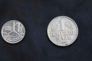 lot 104 image: Deutsche Mark Coin and 1989 Belgium Frank