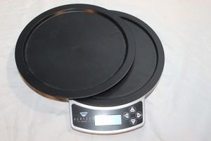 lot 331 image: Perfect Drink Scale, This Plugs into Your Mobile Phone or Tablet