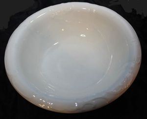 lot 360 image: Large White Ceramic Basin