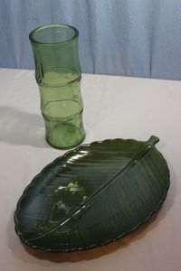 lot 364 image: Green Leaf Platter and Green Vase