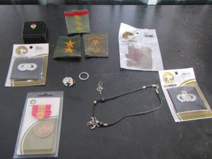 lot 50 image: Military patches- National defence coin and more