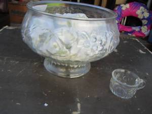 lot 64 image: Clear glass fruit design punch bowl with glasses