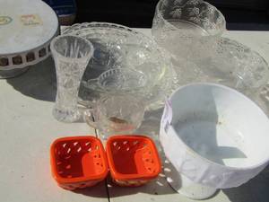 lot 93 image: Cake plate - crystal vase- crystal plate- orange ceramic baskets-