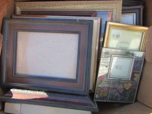 lot 106 image: Box of Various sizes and shapes picture frames
