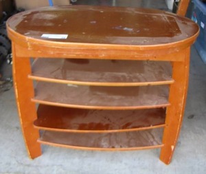 lot 26 image: Swivel top table 192315