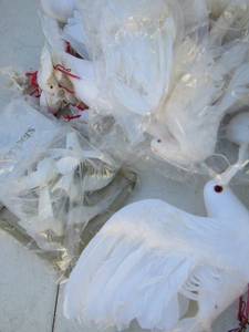 lot 120 image: Large lot of white Christmas doves many sizes