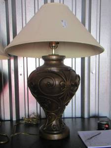lot 31 image: Bronze ceramic table lamp, has a small chip on side