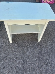 lot 126 image: 182312 small white table