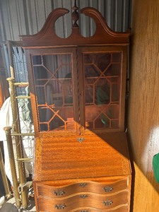 lot 19 image: Secretary cabinet beautiful piece, claw on ball feet