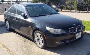 lot 4 image: Beautiful 2008 BMW 528iA, Has key& title. Runs & Drives, See Description for more information