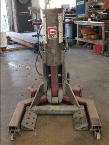 lot 40 image: Gray WL-20 10 Ton Hydraulic Rolling Wheel Lift