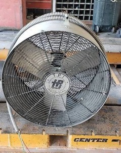 lot 43 image: TPI 24 2-Speed Shop Fan