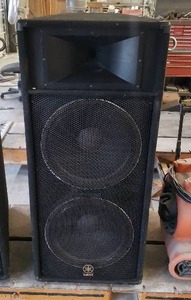 lot 49 image: Yamaha S215V 2-Way Passive Loudspeaker (2 x 15 Speakers)