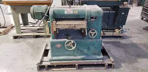 lot 84 image: Powermatic Model 180 18 Planer w Helical Cutter Head