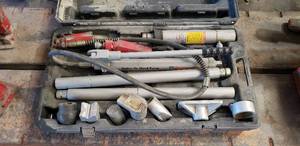 lot 101 image: OTC Stinger 10 Ton Body Repair Kit