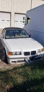 lot 114 image: 1998 BMW 323i. Has title. See description for more information