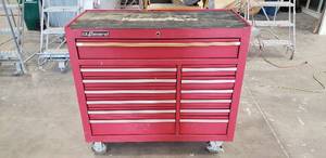 lot 150 image: US General 13 Drawer Rolling Tool Cabinet w Contents