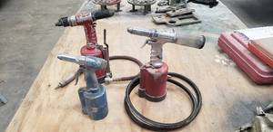 lot 165 image: Lot of 3 Air Hydraulit Riveters