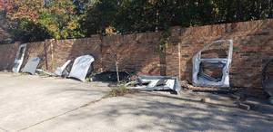 lot 197 image: Lot of Misc Car Parts for Scrap