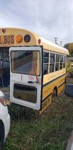 lot 138 image: Wrecked Short School Bus for Parts.  Motor is Good