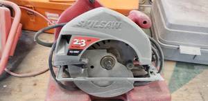 lot 211 image: Skilsaw 7 14 Circular Saw, Model 5400