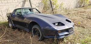 lot 126 image: 1982 Chevrolet Corvette w 5.7L Engine & Glass T-Tops.  See Description for more information.