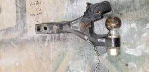 lot 247 image: Combination Pintle Hook & Ball Mount Hitch, 6 Ton & 2 516 Ball