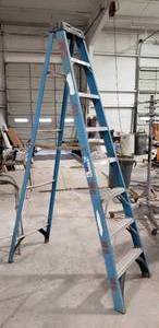 lot 259 image: Werner 8 Fiberglass Ladder