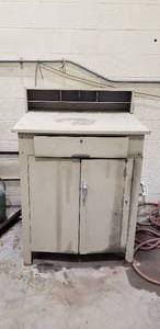 lot 275 image: Metal Shop CabinetWork Station w Contents