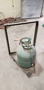 lot 276 image: Air Tank on Rolling Metal Cart