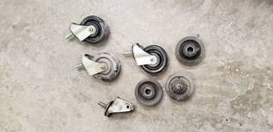 lot 309 image: Lot of Heavty Duty Casters