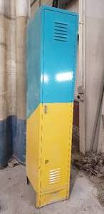 lot 321 image: Vintage Vertical Locker w Contents