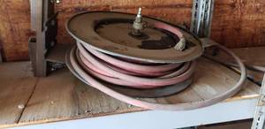 lot 358 image: Industrial Retractable Hose Reel w Hose