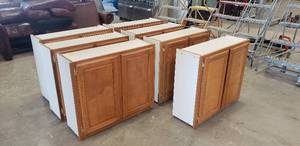 lot 366 image: Lof of Kitchen Cabinets
