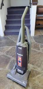 lot 380 image: Eureka Contour Vacuum