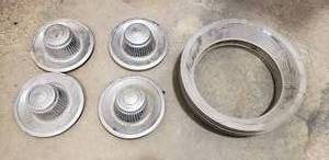 lot 279 image: Set of 4 Chevrolet Corvette Center Caps