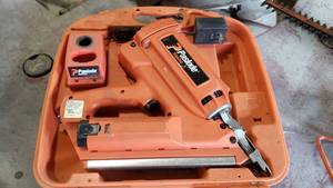 lot 325 image: Paslode Impulse Cordless 30 Deg Framing Nailer, Model 900420