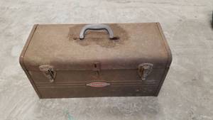 lot 421 image: Vintage craftsman Tool Box w Contents