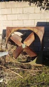 lot 432 image: Greenhouse Fan