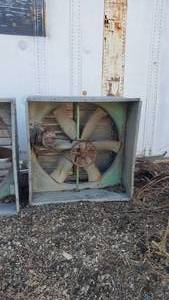 lot 433 image: Acme 46 Greenhouse Fan w Motor & 42 Blades