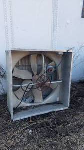 lot 436 image: Acme 46 Windmaster Greenhouse Fan w 1 HP Motor & 42 Blades