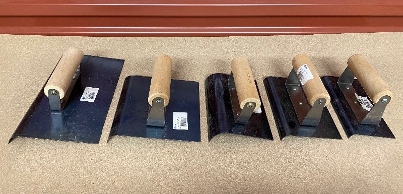 lot 89 image: Lot of 5 - Bon Tool Co. Blue Steel Edgers In Sizes - As Shown